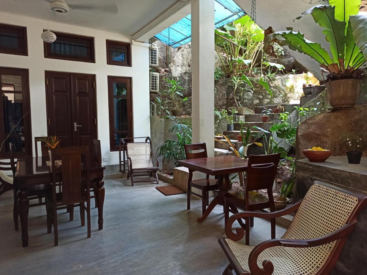 Butterfly Jewel Acomodação com café da manhã Unawatuna Exterior foto